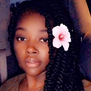 Meet your Posher, Molly